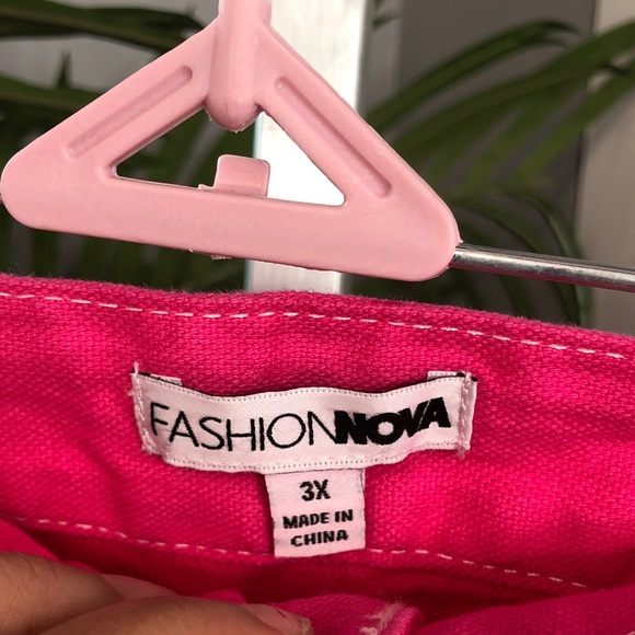 Fashion Nova Hot Pink Skirt with Front Pockets - Picture 5 of 10